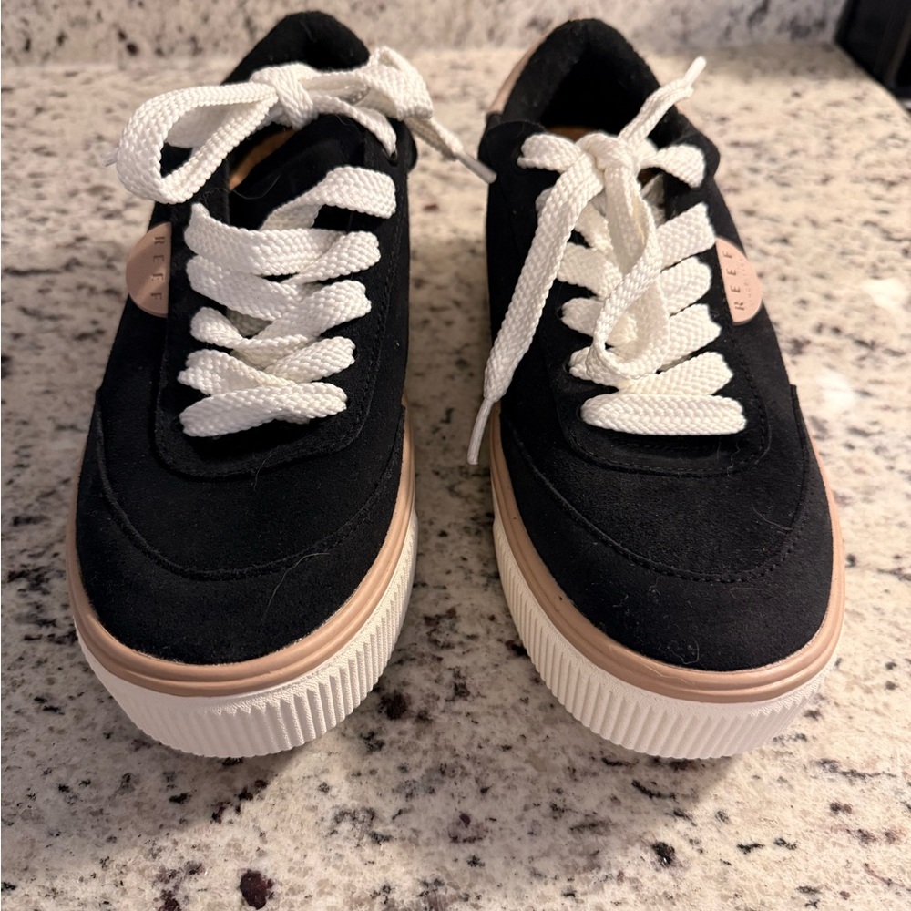 Reef Women's Black and Cream Sneakers - Picture 3 of 5